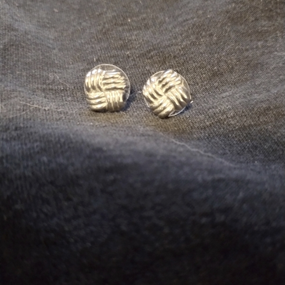 Carla (Ss) Signed Square Stud Earrings
